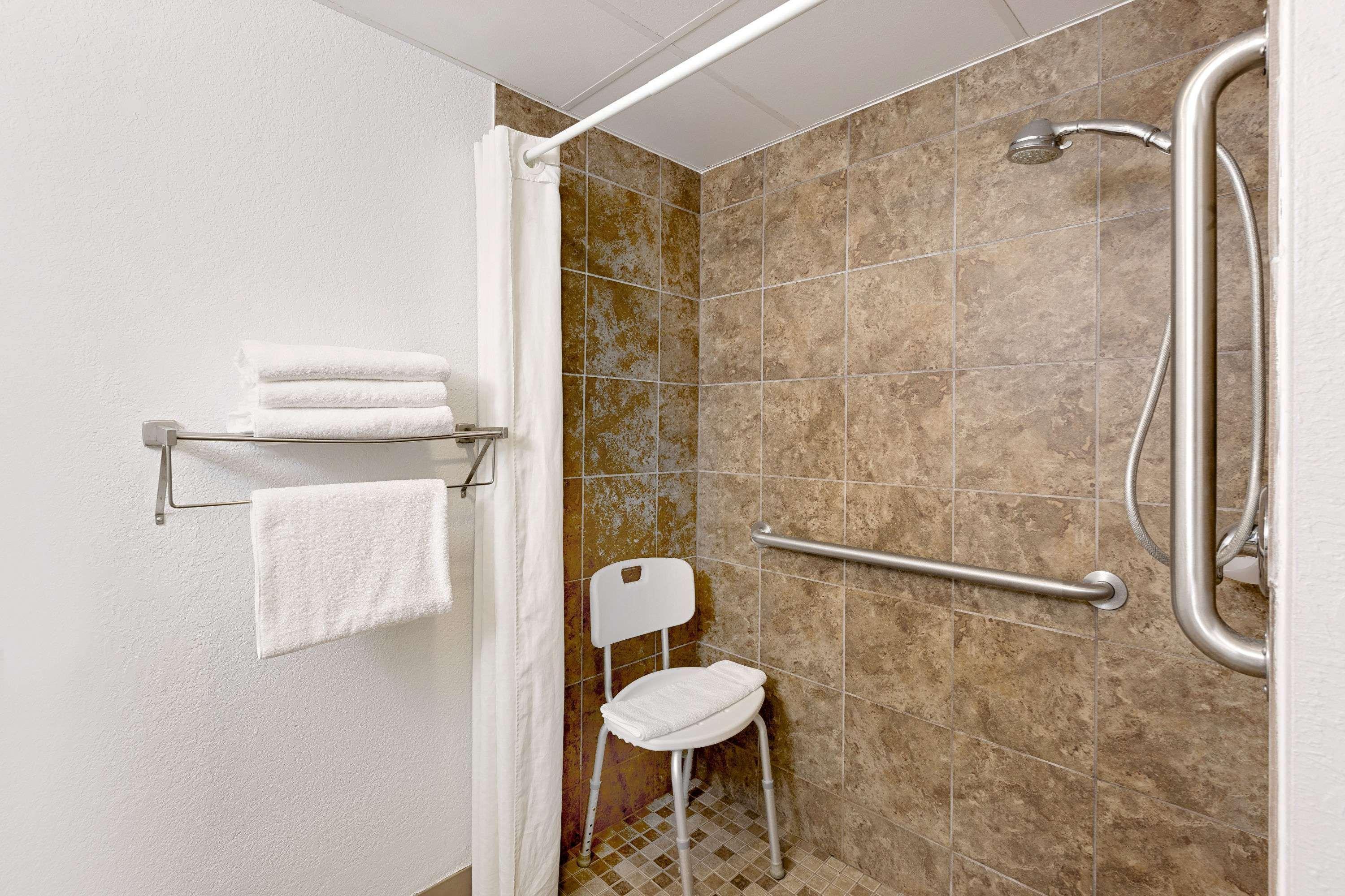 Super 8 By Wyndham St. James Esterno foto