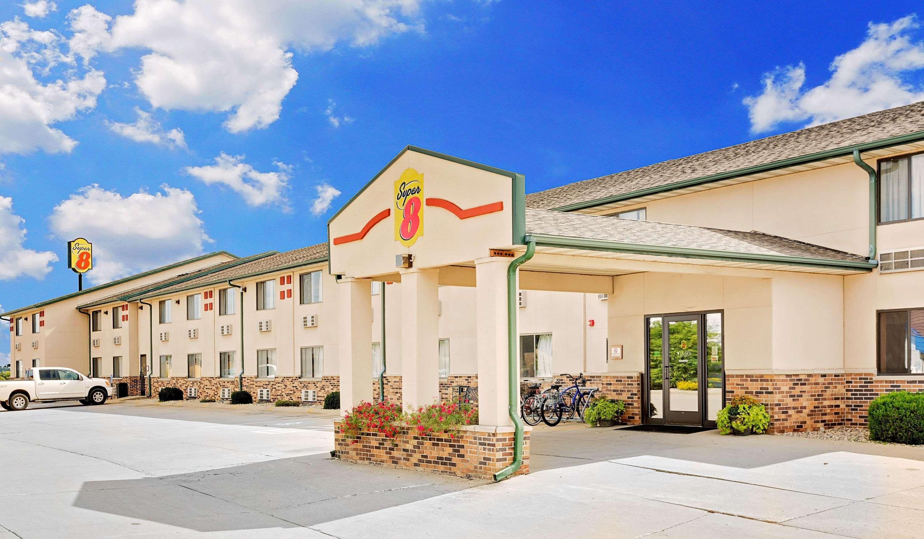Super 8 By Wyndham St. James Esterno foto