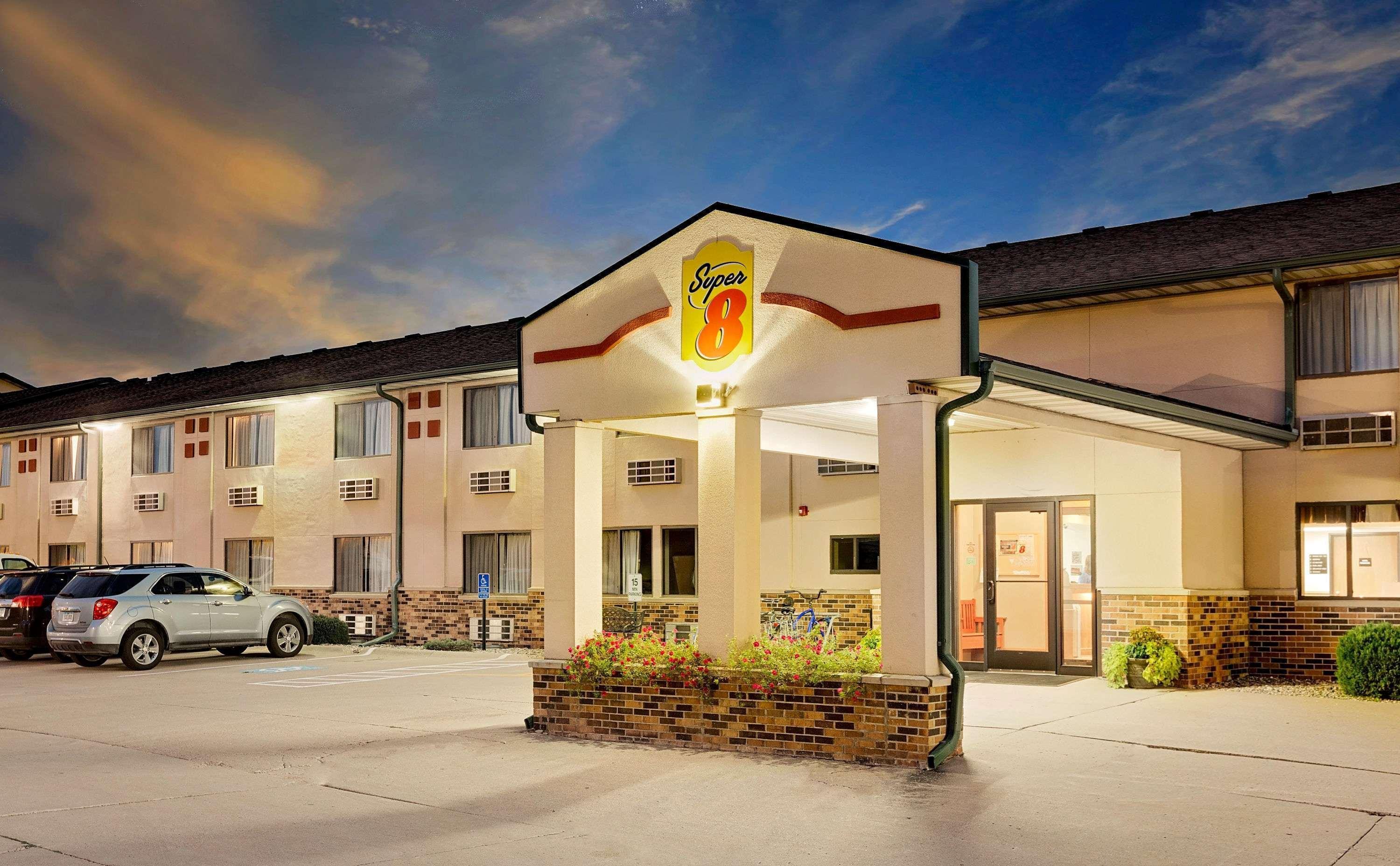 Super 8 By Wyndham St. James Esterno foto