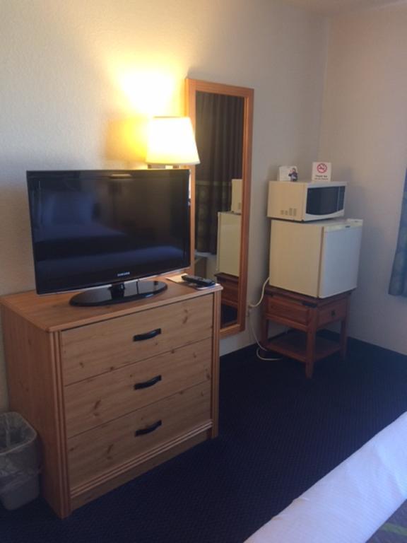 Super 8 By Wyndham St. James Esterno foto